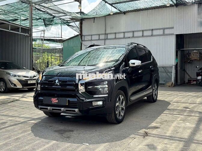 Mitsubishi Xpander Cross 2024 1.5AT,màu đen,2v8km