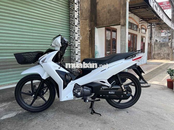 Honda Future 2025 Trắng 5.400 km bán trả góp