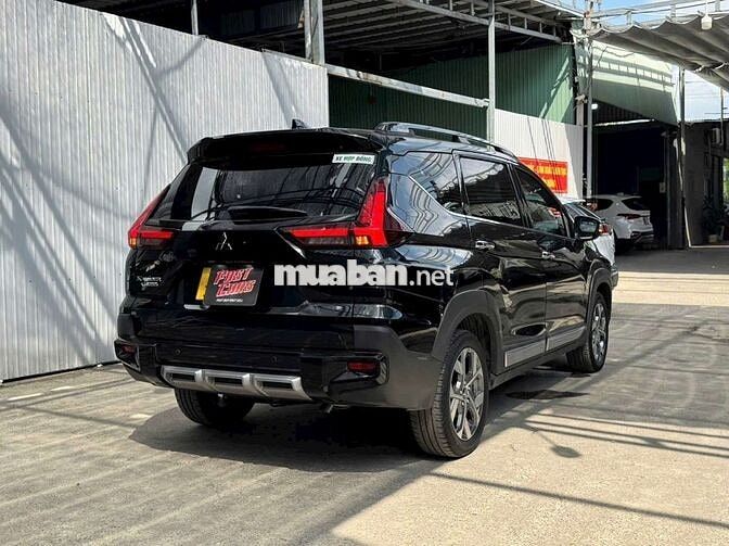 Mitsubishi Xpander Cross 2024 1.5AT,màu đen,2v8km