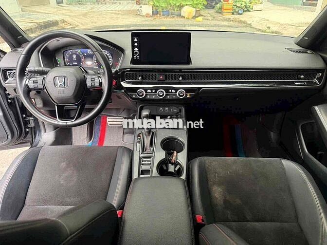 Honda Civic RS 2023 Turbo siêu lướt ! 4 vỏ theo xe