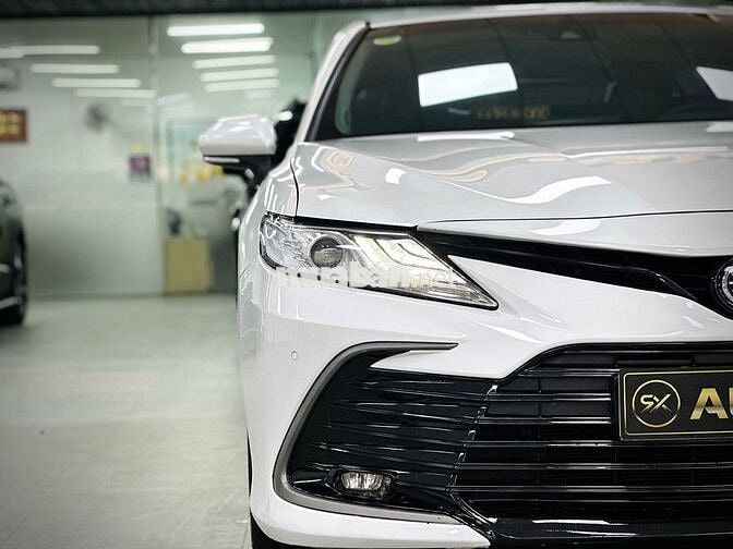 Toyota Camry 2.0Q 2023 Trắng 60000 km
