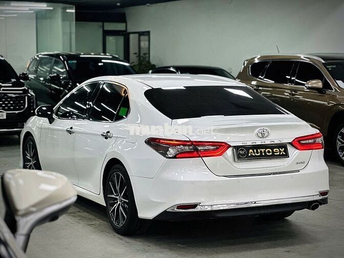 Toyota Camry 2.0Q 2023 Trắng 60000 km