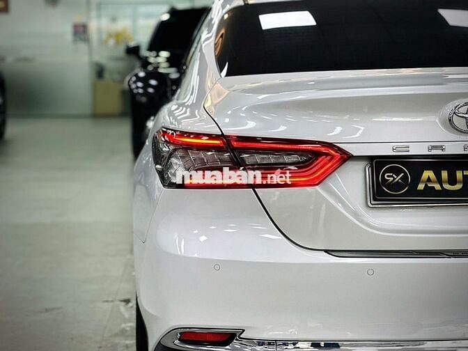 Toyota Camry 2.0Q 2023 Trắng 60000 km