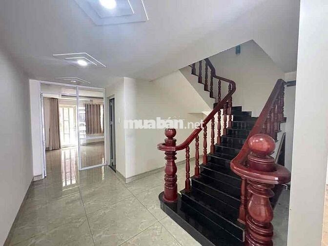 Cho thuê nhà mặt tiền Hoàng Hoa Thám Phúc Đạt