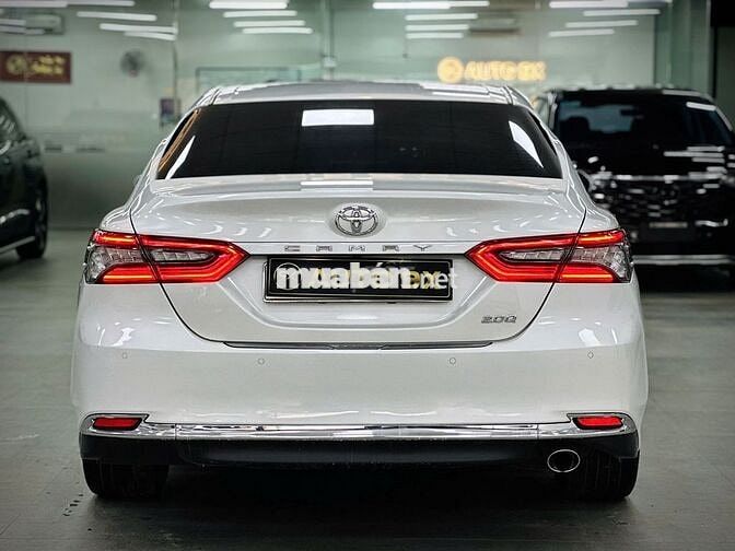 Toyota Camry 2.0Q 2023 Trắng 60000 km