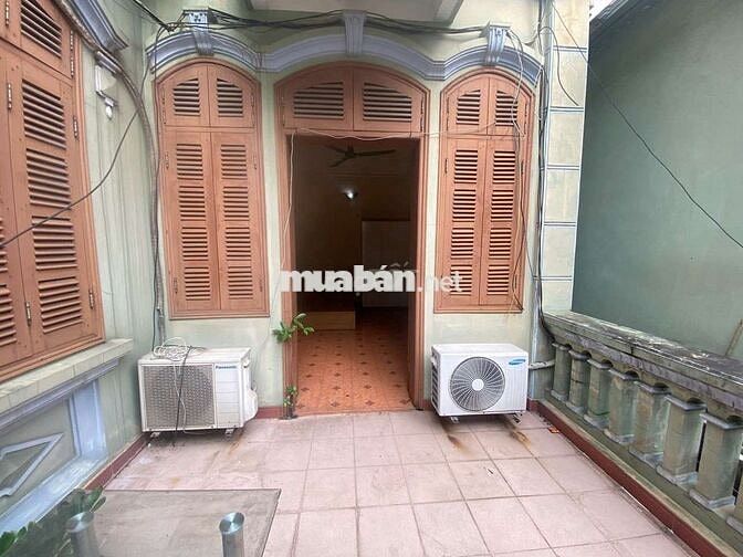 Về quê nhượng trọ ban công siêu rộng