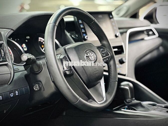 Toyota Camry 2.0Q 2023 Trắng 60000 km