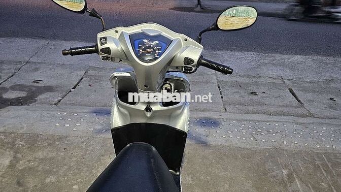 Honda Vision FI Trắng