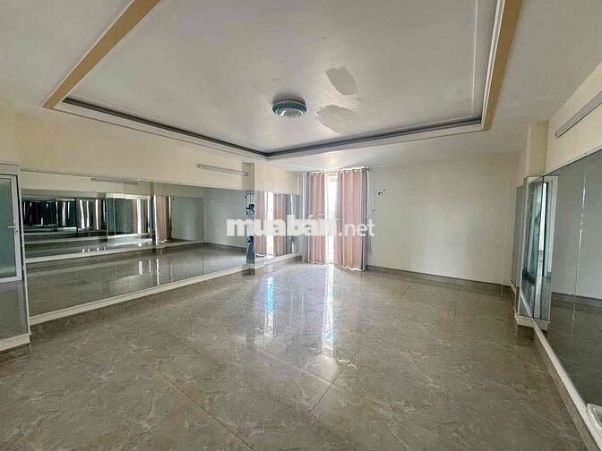 Cho thuê nhà mặt tiền Hoàng Hoa Thám Phúc Đạt