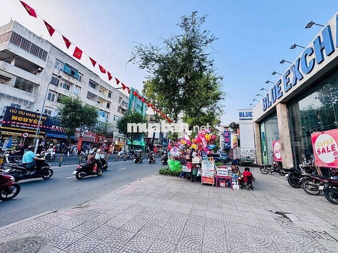 CHO THUÊ MB DÀI 24m MẶT TIỀN LÊ VĂN DUYỆT chỉ 180tr/ tháng