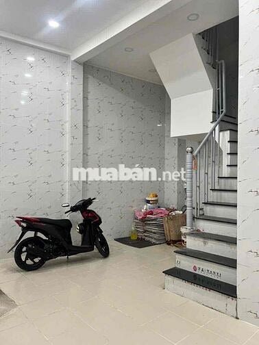 Q5: PHÒNG MỚI, TOILET RIÊNG, NGAY CHỦ NHÀ, TỦ LẠNH, MÁY LẠNH