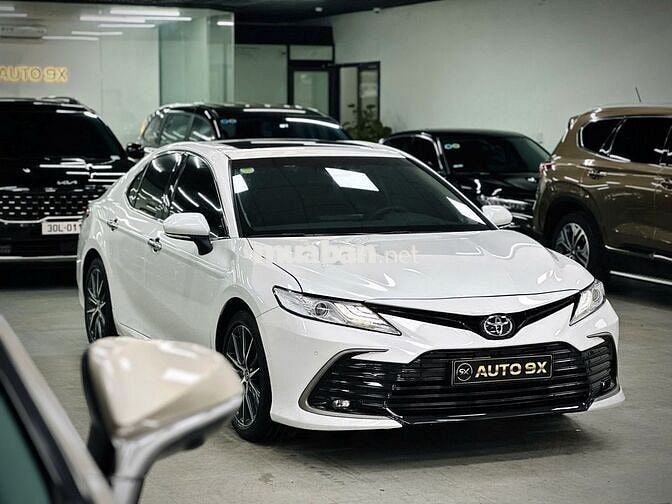 Toyota Camry 2.0Q 2023 Trắng 60000 km