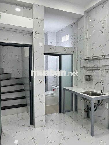 Q5: PHÒNG MỚI, TOILET RIÊNG, NGAY CHỦ NHÀ, TỦ LẠNH, MÁY LẠNH