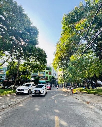 Mặt tiền KD đường số 27 Khu Tên Lửa,nhà 4 tầng (4x20),gần Aeon mall
