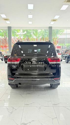 Bán Land Cruiser LC300 VXR Trung Đông sản xuất 2023. 