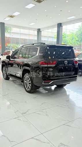 Bán Land Cruiser LC300 VXR Trung Đông sản xuất 2023. 