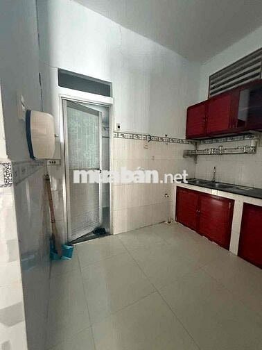 nhà cấp 4 đường Hoàng Diệu 2 gần ĐH Ngân Hàng 2pn gần oto