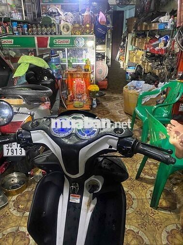 Yamaha Jupiter RC Đen trắng