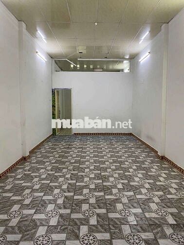 Cho thuê nhà cấp 4 dt 4 x20 trống suốt