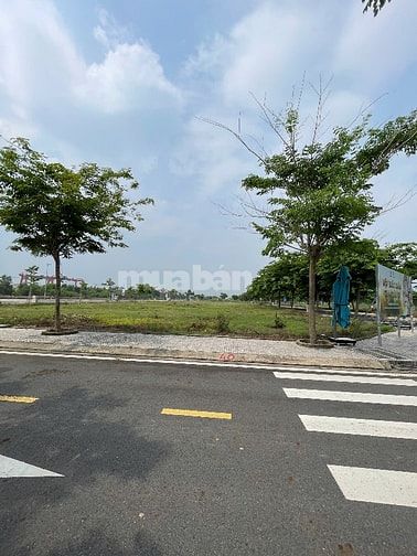 20 Lô duy nhất SHR liền kề Vinhomes Hóc Môn Giá chỉ 20 Triệu/m2 |