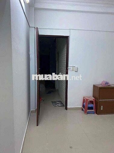 cho thuê phòng đường lê văn sỹ q3 . 30m2 , ban công , máy lạnh , 3,2tr