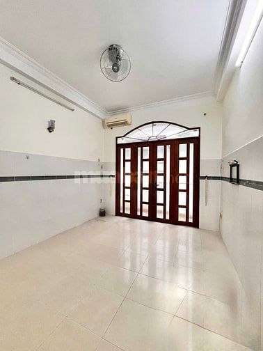 Nhà Đẹp 5 Tầng Hàn Hải - Hẻm 6m - Sát Mặt tiền - Q11 - 8.7 tỷ.
