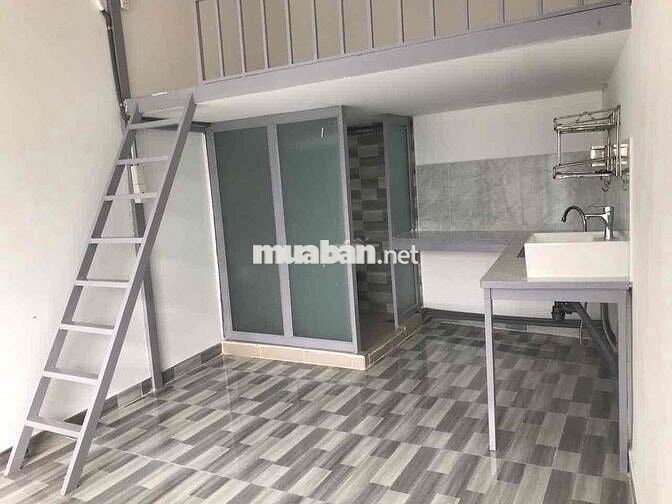 Q7: PHÒNG MỚI, TOILET RIÊNG, TỦ LẠNH, MÁY LẠNH, NGAY CHỦ NHÀ