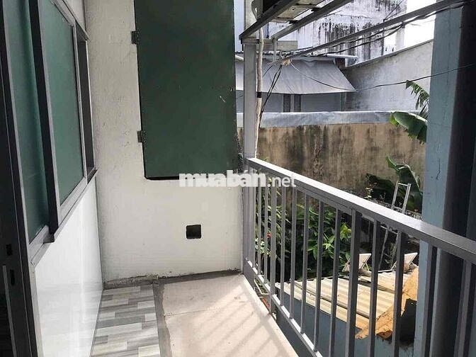 Q7: PHÒNG MỚI, TOILET RIÊNG, TỦ LẠNH, MÁY LẠNH, NGAY CHỦ NHÀ