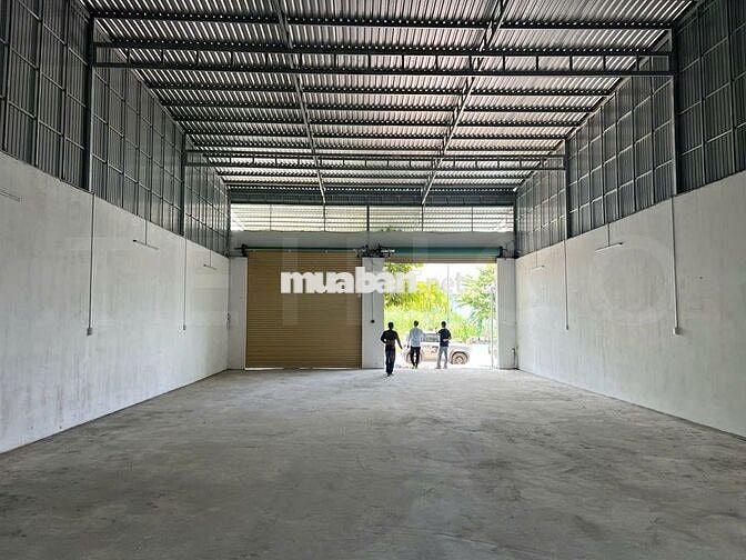 Kho xưởng 200 m² trục chính trong KDC Phú An