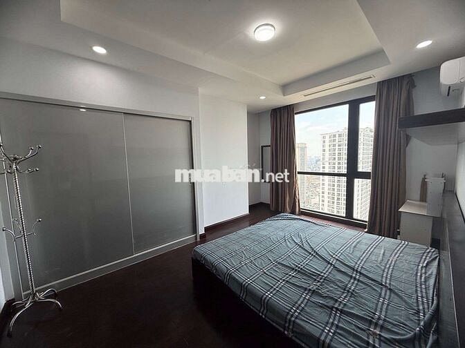 Bán CC Cao Cấp Royal City – 2PN 100m2 – Nội Thất Sang–Slot Ô Tô– 14 Tỷ