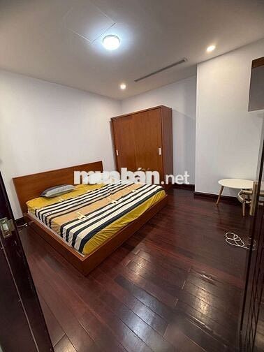 Bán CC Cao Cấp Royal City – 2PN 100m2 – Nội Thất Sang–Slot Ô Tô– 14 Tỷ