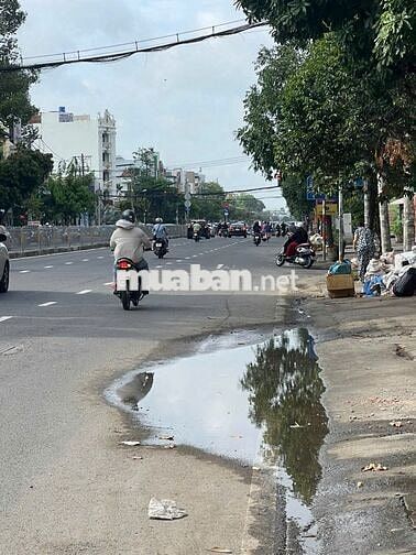 NHÀ CHO THUÊ NGUYÊN CĂN MẶT TIỀN ĐƯỜNG TÊN LỬA 4X20M 3L
