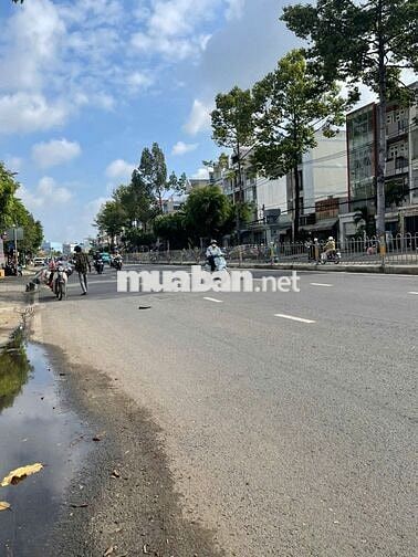 NHÀ CHO THUÊ NGUYÊN CĂN MẶT TIỀN ĐƯỜNG TÊN LỬA 4X20M 3L