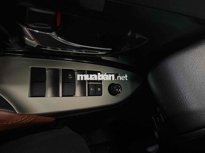 Toyota Innova 2.0G 2019 93.000km Nâu