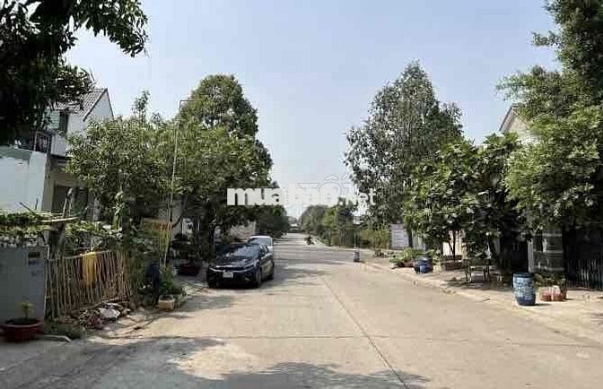 Chỉ 810Triệu sỡ hữu ngay lô đất 300m2 gần chợ Bến Cát, kinh doanh tốt