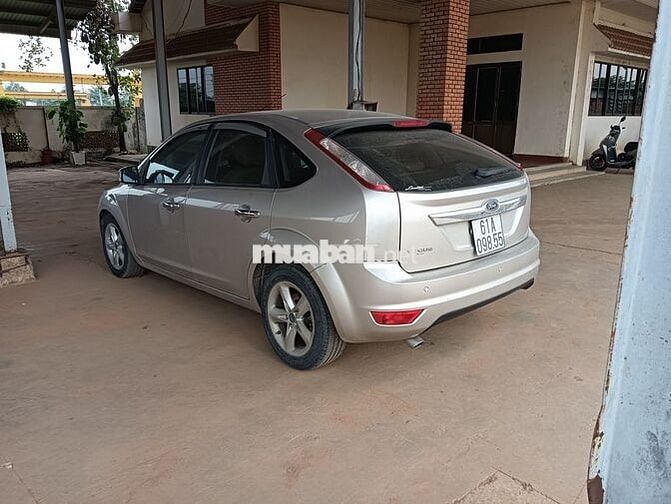 Ford Focus 2013 1.8 Vàng cát