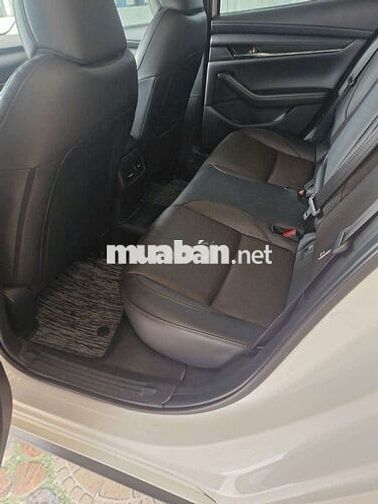 Mazda 3 Luxury 2025 Trắng 4800 km