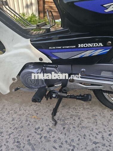 Honda Dream Đen trắng