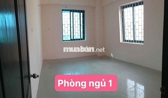 chính chủ cần tiền bán gấp căn hộ chung cư giá rẻ sát ngay ngã tư sở
