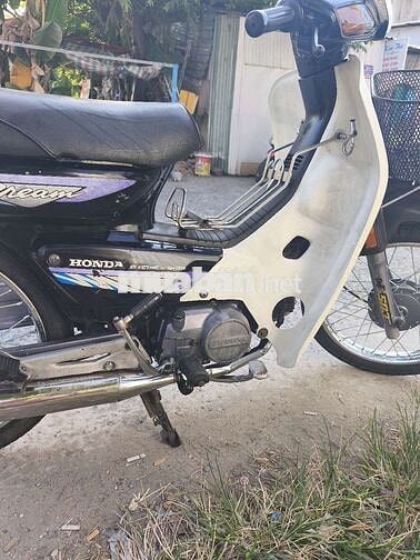 Honda Dream Đen trắng