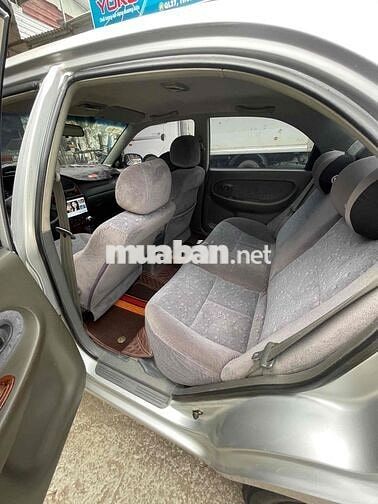 Kia 2004 màu Bạc