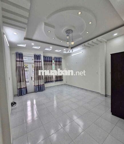 CHO THUÊ NHÀ 4.5X25(TRỆT+3LẦU+6PHÒNG) ĐỐI DIỆN AEON TÂN PHÚ LỀ 8M