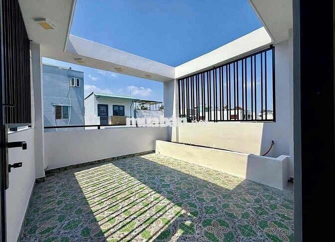 Nhà đẹp hẻm xe hơi - sát dự án cầu bình tiên