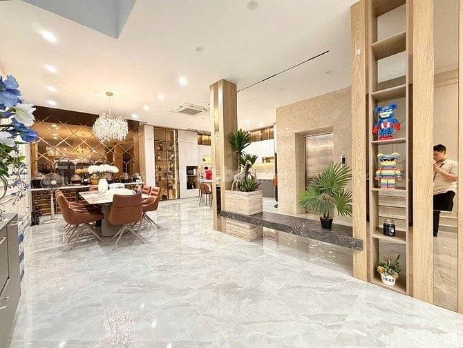 BIỆT THỰ KHU NỘI BỘ NGANG 8m TRUNG TÂM Q5, 5 TẦNG THANG MÁY, 45 TỶ TL