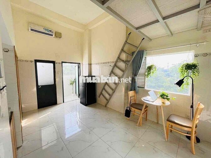 Phòng k gác và có gác cửa sổ 3tr4-3tr5, ban công 3tr8 Free 2 xe