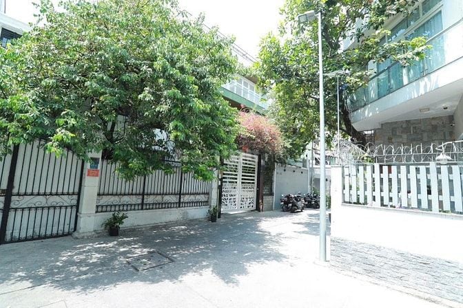 BIỆT THỰ KHU NỘI BỘ NGANG 8m TRUNG TÂM Q5, 5 TẦNG THANG MÁY, 45 TỶ TL