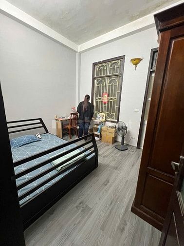 Đầu Ngõ Cầu Giấy-Gần Bãi Ôtô-4 Tầng-Full Nội Thất-Dân Trí Cao-Giá Tốt