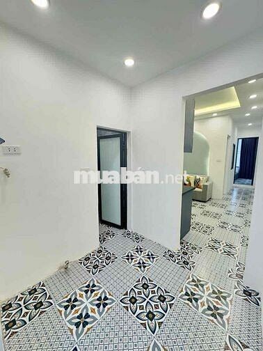 TT cán bộ Lạc Trung, thấp tầng, ô tô đỗ, hiếm có khó tìm