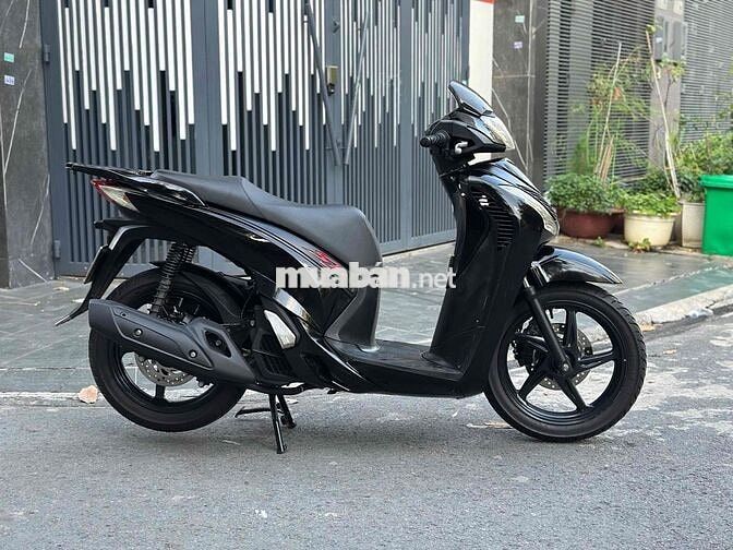 Cần bán xe Honda SH 150 Đk 2015 lên áo ý Bs48
