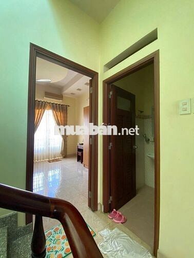 Nhà 5x15m, 4 tầng, đối diện Công viên, đường Tạ Quang Bửu, P.5, Q.8